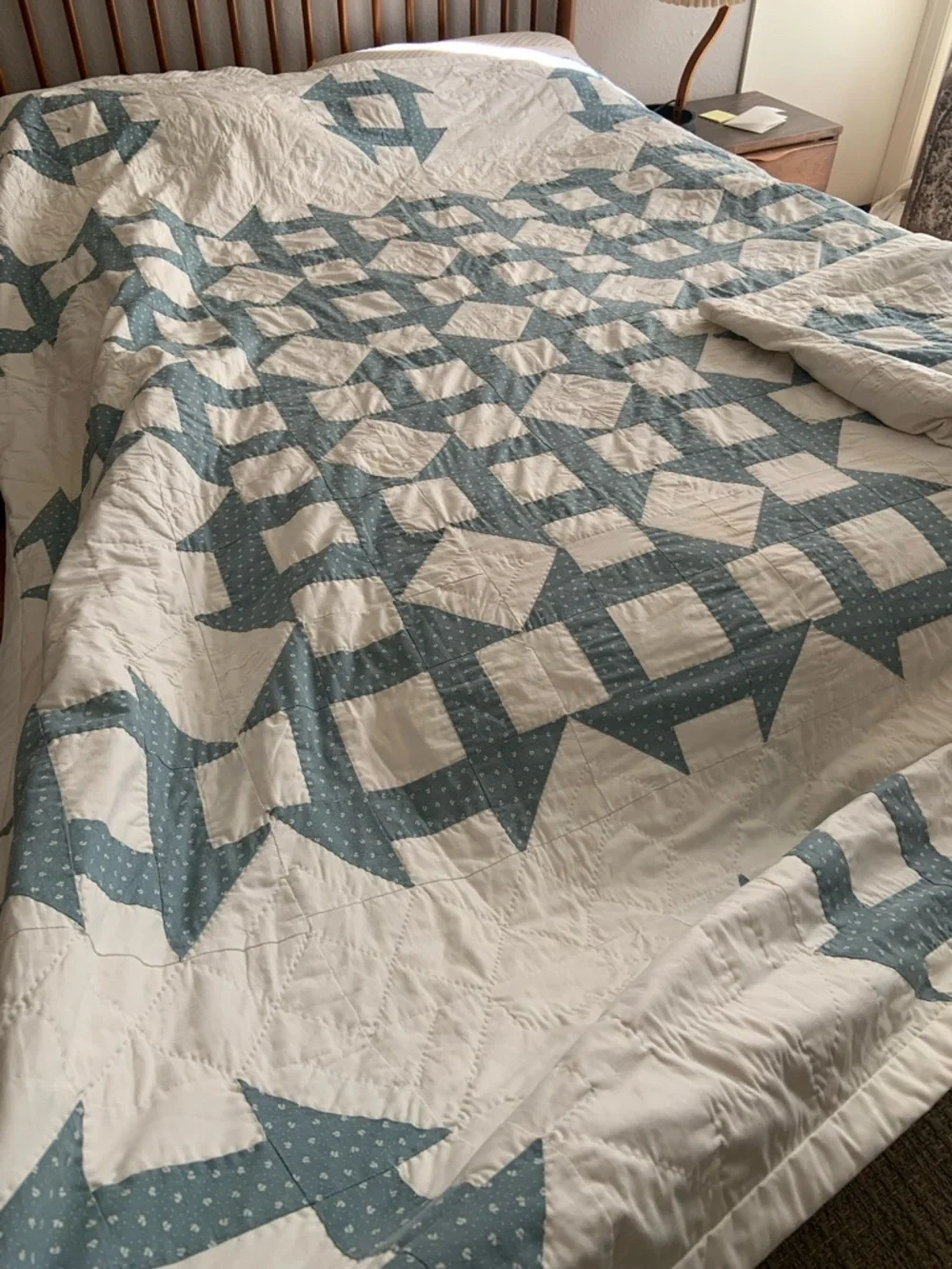 Vintage Classic White and Light Blue Patchwork Quilt - Home Bedding